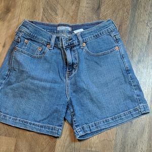 Women's Levi jean shorts size 6